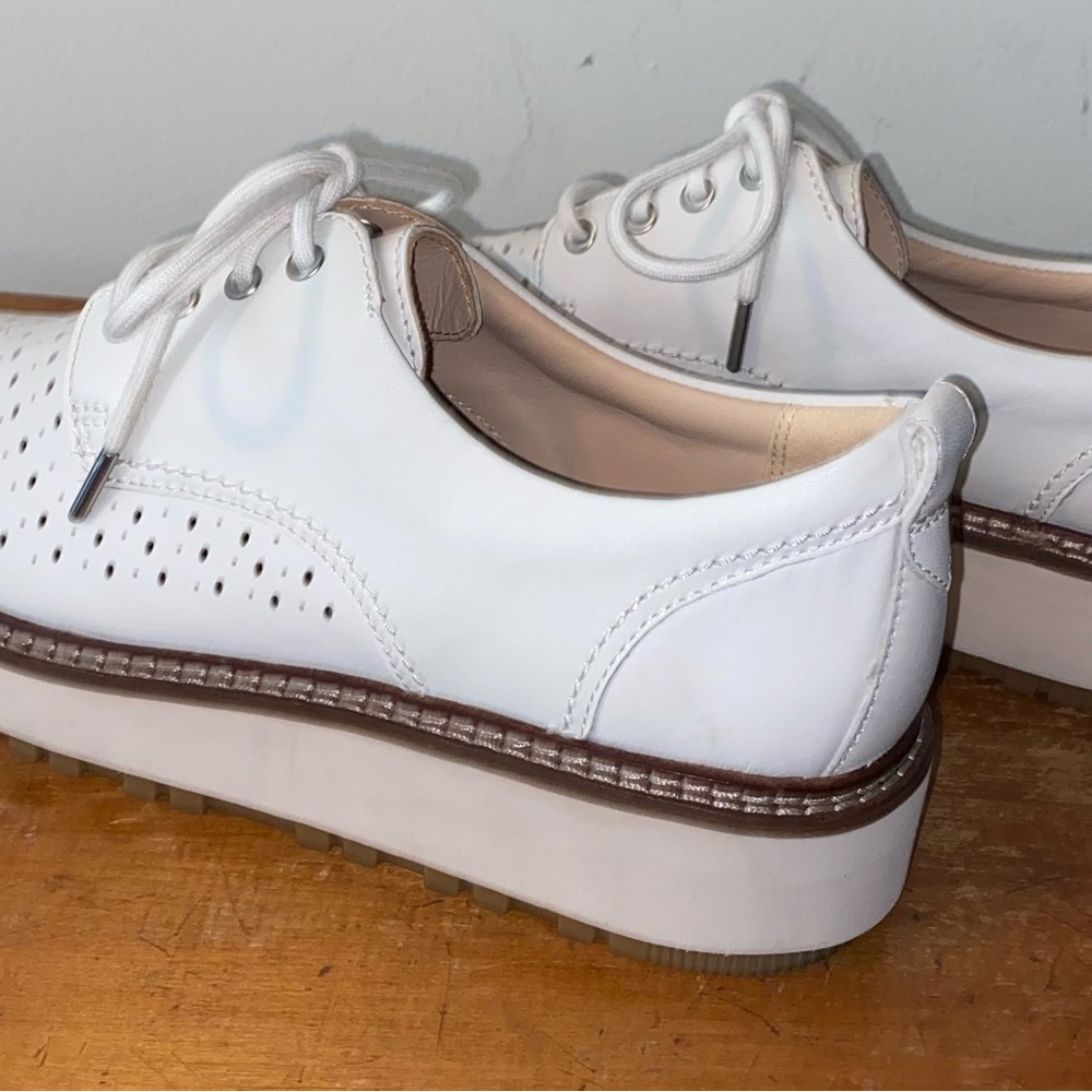 Clarks Womens Size 10 Orianna Synthetic Leather Casual Oxfords Lace Up Shoes. - Picture 3 of 5